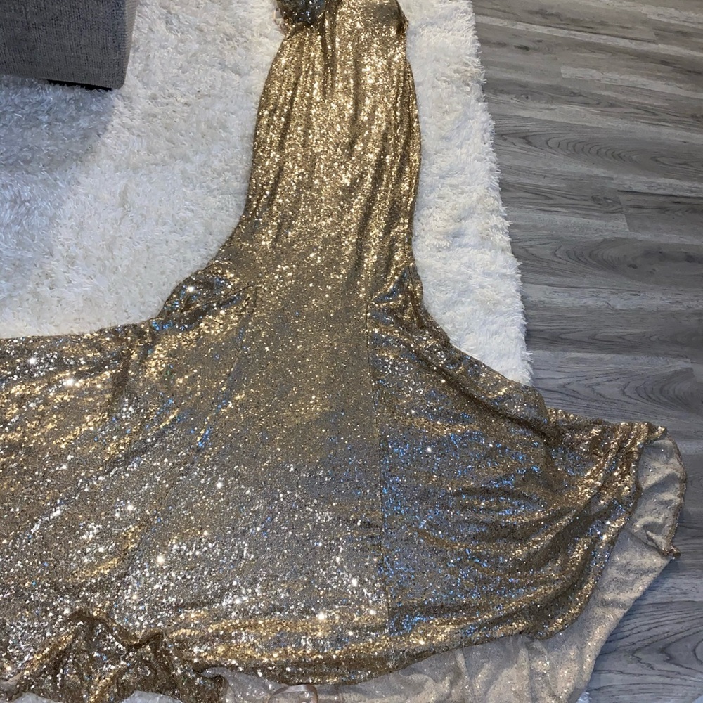 Prom Dress 😍😍 - Picture 4 of 5